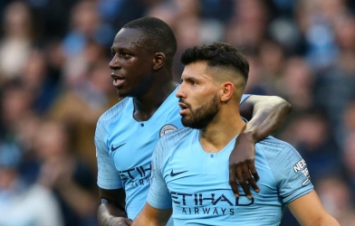 Sao Man City phải tự cách ly vì dịch Covid-19