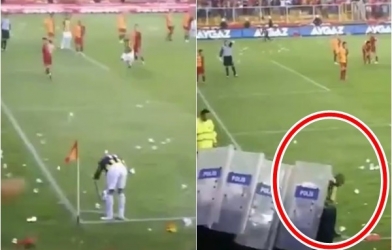 VIDEO: Cầu thủ được đoàn cảnh sát 'hộ giá' để đá phạt góc