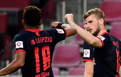 Bundesliga có trận cầu đáng nhớ sau một phần tư thế kỷ