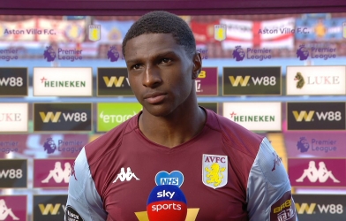 Chelsea suýt ôm hận bởi kỷ lục của chàng ca sỹ