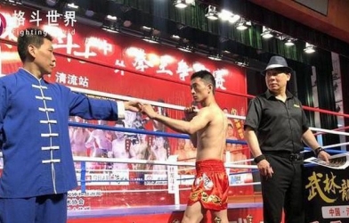 VIDEO: Võ sư điểm huyệt hạ knouck-out đối thủ