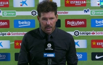 Simeone 'cạn lời' với cách dùng người của Barca