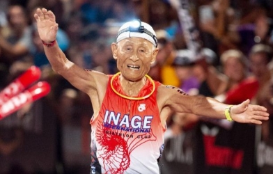 Cụ ông Nhật Bản tự phá kỷ lục 'Người Sắt' già nhất thế giới