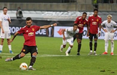 Fernandes bị cảnh báo mất quyền đá penalty ở MU