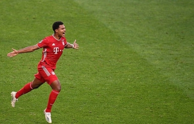 Huyền thoại MU vừa khen vừa tiếc Gnabry của Bayern