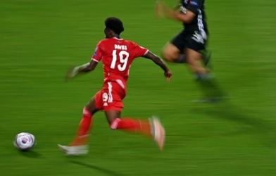 Sao 19 tuổi của Bayern ghi dấu son lịch sử