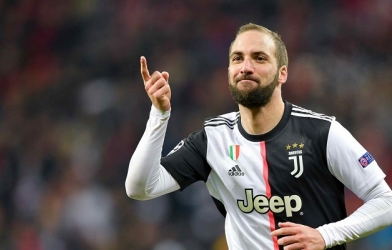 Juve lập kỷ lục chuyển nhượng khi để Higuain ra đi
