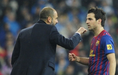 Fabregas 'phản lại' Pep để làm bạn với Mourinho