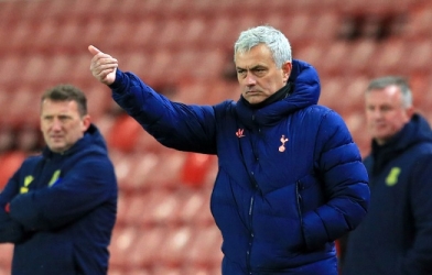Mourinho cáo buộc sao Tottenham gây rắc rối