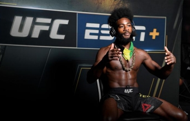 Sterling quyết quật ngã đối thủ nhờ cảm hứng Khabib Nurmagomedov