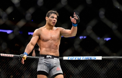 Paulo Costa không thể tham gia trận đấu với Robert Whittaker