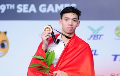 VIDEO: Huy Hoàng phá kỷ lục SEA Games ở nội dung 400m tự do nam