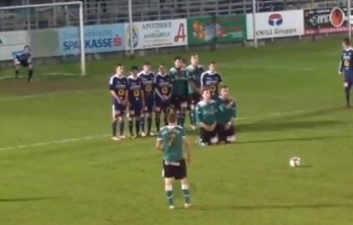 VIDEO: Pha dàn xếp đá phạt có 1-0-2 và cái kết bất ngờ