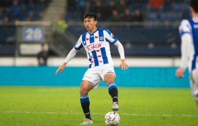 Cựu HLV Heerenveen nói lời cay đắng về Đoàn Văn Hậu