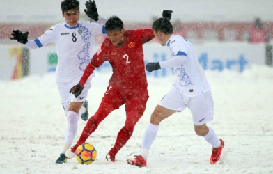 HLV Park nhận thêm tin dữ từ hàng phòng ngự ĐT Việt Nam