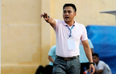 HLV Nguyễn Đức Thắng vẫn còn ấm ức vì bầu Đức 'thất hứa'