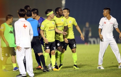 Quang Hải xô xát với nhân viên y tế của Bình Dương