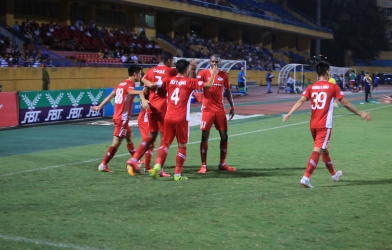 VIDEO: Siêu phẩm đá phạt của Vũ Minh Tuấn (góc máy không có trên TV)