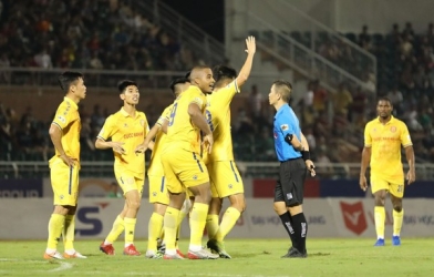 Thái độ cứng rắn của Nam Định với trọng tài đã có tác dụng