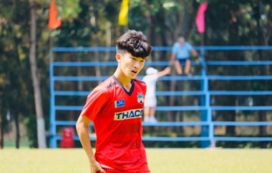 VIDEO: Tài năng thiên bẩm của Văn Toàn 2.0 ở HAGL