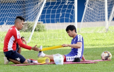 HLV Chung Hae Seong thở phào với chấn thương của Công Phượng