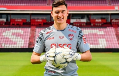 HLV Muangthong: 'Văn Lâm vẫn sẽ bắt chính thôi'