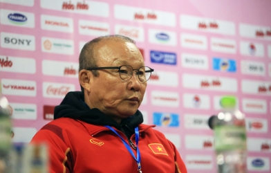 HLV Bae Ji-won: 'Lần này ông Park Hang Seo sai rồi'