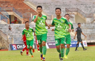 CLB Huế bất lực trước CLB Phù Đổng 