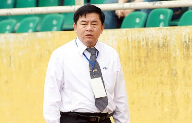 Cựu trọng tài kể chuyện ‘lên ngôi’ đầy kỳ lạ của ông Mùi