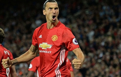 Động thái đầu tiên của Ibrahimovic sau chấn thương
