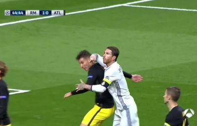 Giở thói côn đồ, Ramos nguy cơ lỡ chung kết Champions League