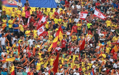 Sân Thiên Trường vỡ òa ngày Nam Định trở lại V-League