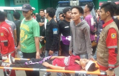 CĐV Indonesia thiệt mạng vì bạo lực ở giải quốc nội