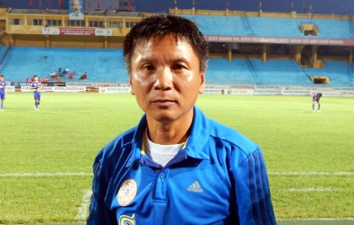 “Thuê trọng tài ngoại như này thật phí tiền”