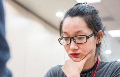 Kim Phụng thăng hoa, đánh bại hàng loạt đồng nghiệp nam