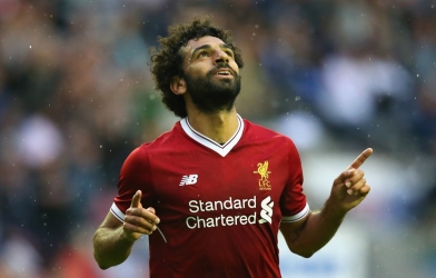 Salah 'solo' xuất sắc trước khi lập siêu phẩm cho Liverpool