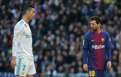 Ronaldo thi đấu tệ hại trong ngày bị Messi sút trúng đầu