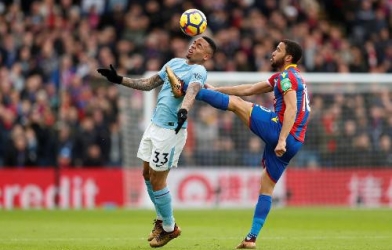 Man City mất chuỗi trận thắng liên tiếp vì Crystal Palace