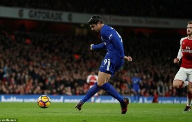 Morata ‘ngon’ hơn Lukaku: Bỏ lỡ 3 cơ hội, chuyền cho đối thủ
