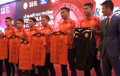 Chính thức: Công Vinh ra mắt HLV Miura và các tân binh