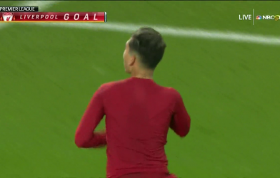 Ba phút điên rồ của Liverpool: 2 siêu phẩm, 1 chạm cột