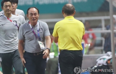 HLV Park Hang Seo để lại hình ảnh đẹp khi trong trận gặp HQ