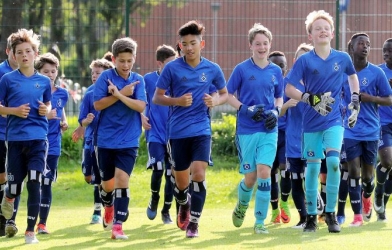 2 cầu thủ gốc Việt xuất hiện trong đội hình U15 Đức