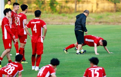 VIDEO: ĐT Việt Nam tập luyện trước trận gặp Nhật Bản
