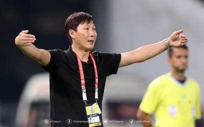 HLV Kim Sang Sik trực tiếp 'xem giò' đối thủ U23 Việt Nam ở bán kết