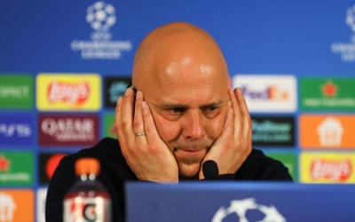 HLV Arne Slot bức xúc với VAR sau thất bại của Liverpool