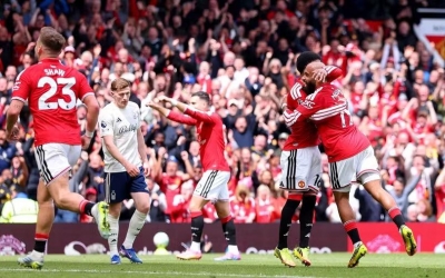 Bruno Fernandes san bắng kỷ lục, MU thắng kịch tính trên sân nhà