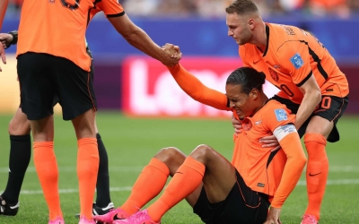 Van Dijk: 'Tôi không còn cảm giác ở chân sau cú va chạm đó'