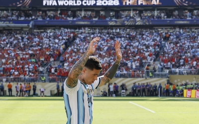 Enzo Fernandez lần đầu lên tiếng sau tấm thẻ đỏ tại World Cup