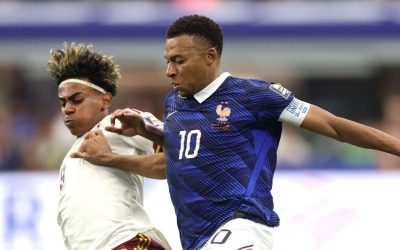 Yamal: 'Tôi xứng đáng nhận Quả bóng vàng hơn Mbappe'